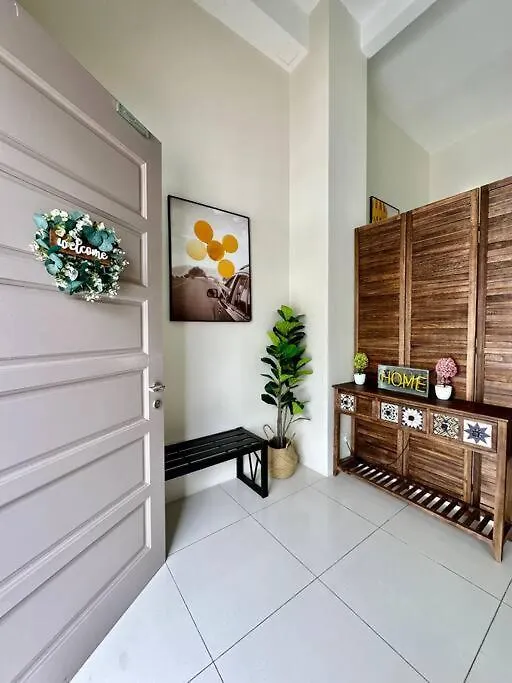 Vakantiehuis Karpalsinghdrive Seaside Georgetown 4R3B3P 15Pax Villa Maleisië