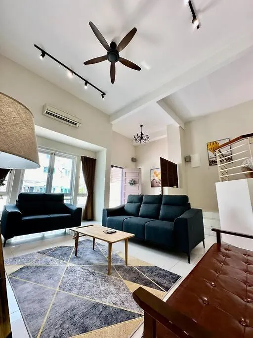 Karpalsinghdrive Seaside Georgetown 4R3B3P 15Pax Villa Vakantiehuis